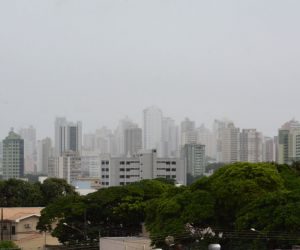 Frente fria traz chuva para Estado e ameniza tempo seco nesta semana