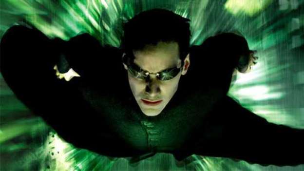 Matrix 4 | Imagens do set vazam e mostram Keanu Reaves e Carrie-Ann Moss