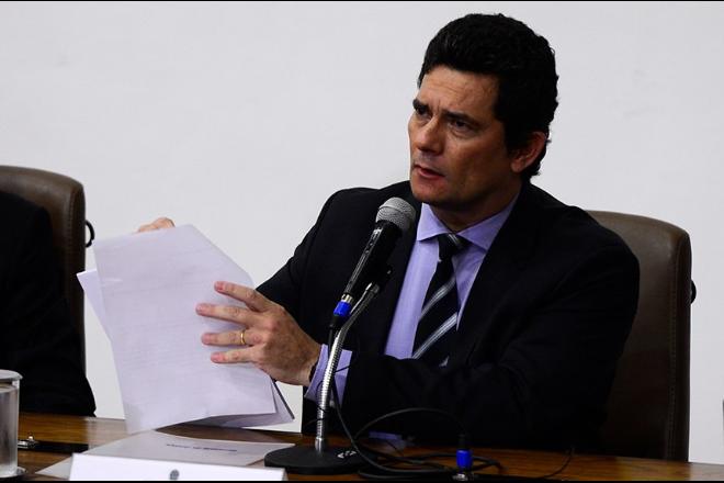 Parlamentares querem convocar Moro para falar ao Senado