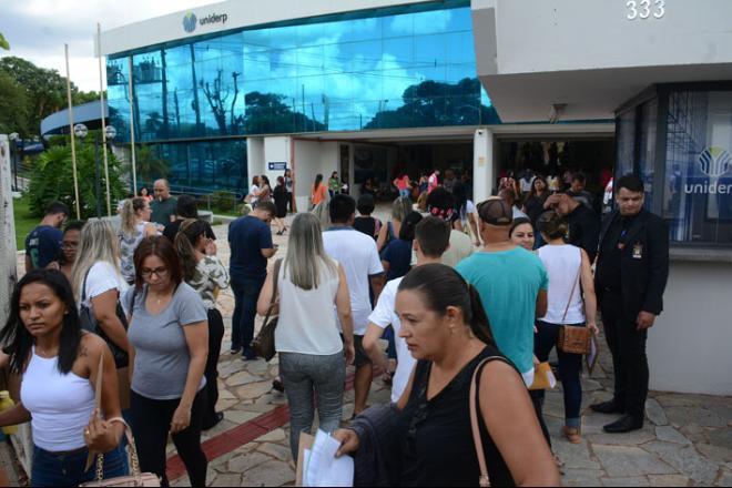 Contratação de professores temporários pode ser suspensa na Justiça