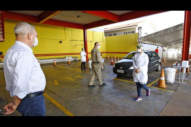 Dourados mantém drive-thru fechado em fim de semana