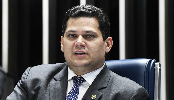 Senado começa a debater mudança de data das eleições 2020