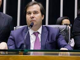 Deputados querem cortar benefícios de juízes, procuradores e promotores