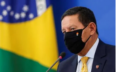 Mourão testa positivo para covid-19 e permanecerá em isolamento no Jaburu