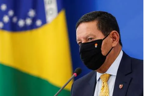 Mourão testa positivo para covid-19 e permanecerá em isolamento no Jaburu