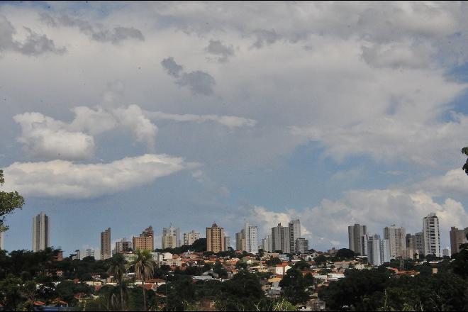 Mesmo com temperatura alta, municípios do Estado têm alerta de tempestade e queda de granizo