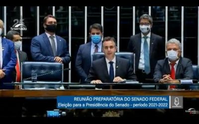 Apoiado por Bolsonaro, Pacheco derrota Tebet e assume à presidência do Senado