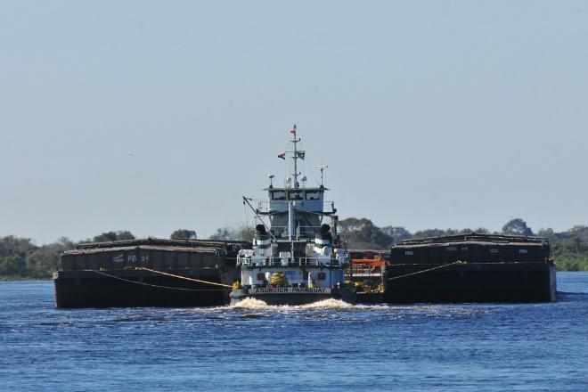 Após enfrentar seca no ano passado, navegação comercial volta a operar em Porto Murtinho