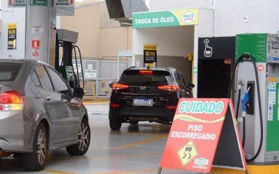 Petrobras anuncia sexto aumento consecutivo da gasolina; diesel também terá alta