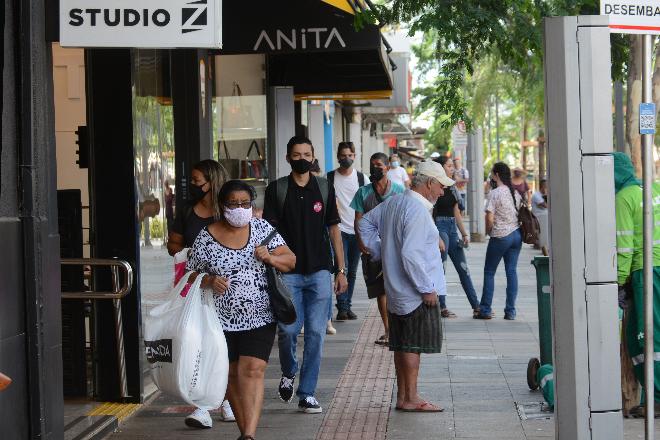 População campo-grandense divide opiniões sobre antecipação de feriados