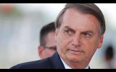 Bolsonaro desembarca na Capital e entrega títulos de terra em Terenos