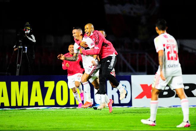 São Paulo vence o Palmeiras, conquista o Paulista e se liberta do jejum