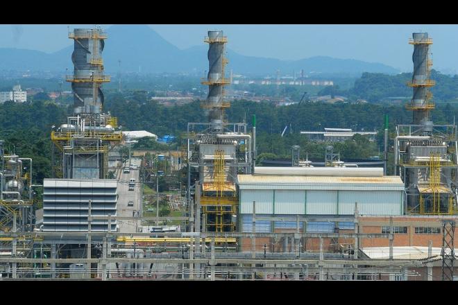 Governo acionará termelétricas sem contrato para evitar racionamento de luz