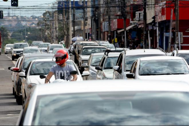 Prazo para pagar licenciamento de placas final 1 e 2 termina nesta segunda