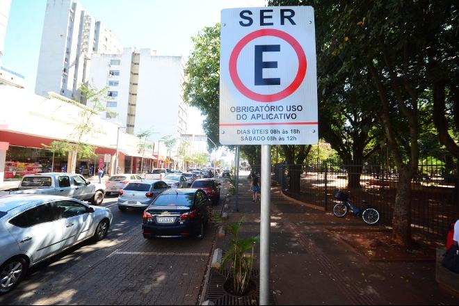 Parquímetros deverão ser removidos gradualmente em Campo Grande e créditos serão comprados só pelo aplicativo