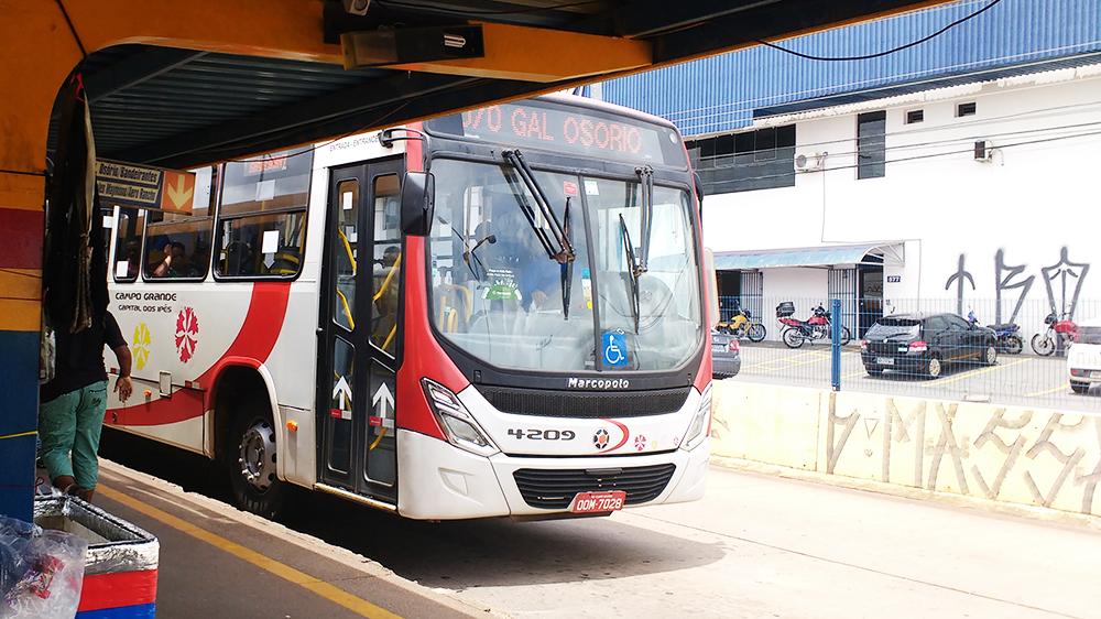 Com volta às aulas, transporte coletivo enfrenta aumento no fluxo de pessoas