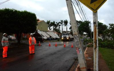 Com cerca de 30 bairros sem energia, reforços de outros estados chegam à Capital para ajudar em reparos