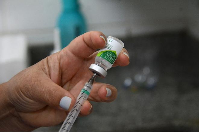 Próxima vacina da gripe deve chegar com atualização da nova cepa, diz secretário