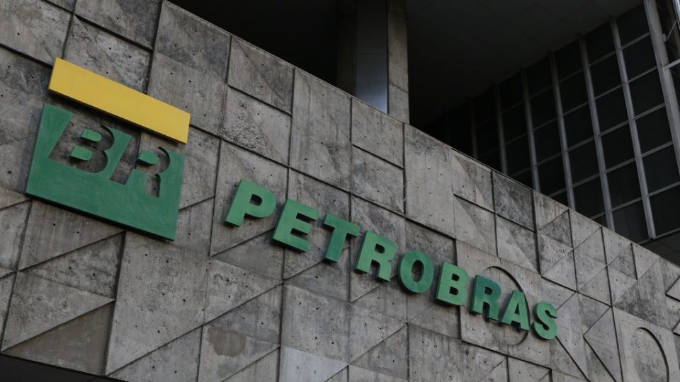 Petrobrás rende R$ 447 bilhões ao governo, cinco vezes o orçamento do Auxílio Brasil