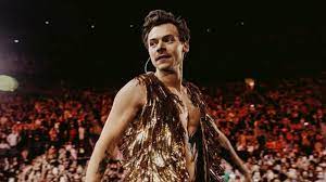 Após cancelamentos, Harry Styles anuncia novas datas de shows no Brasil