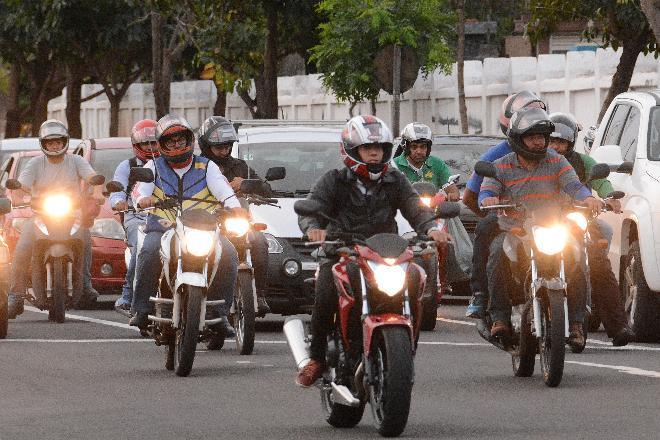 Isenção de IPVA para motos de até 162 cilindradas deve ser validada pessoalmente