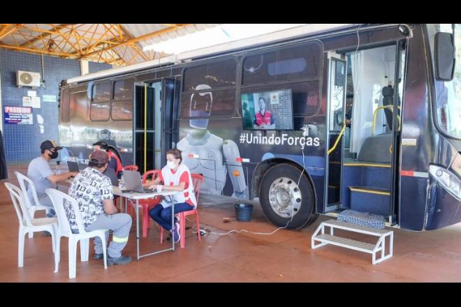 Primeira etapa do ´Busão da Vacina’ teve 1,2 mil campo-grandenses vacinados contra a Covid