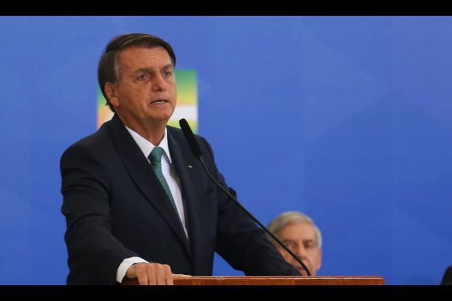 Jair Bolsonaro anula decretos que revogavam decretos de luto oficial