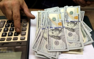 Dólar atinge menor valor em cinco meses, apesar de tensões na Ucrânia