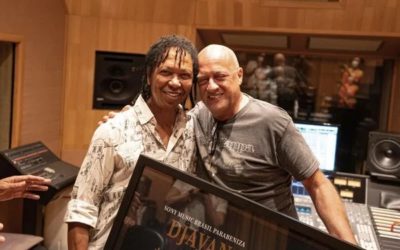 Djavan recebe homenagem pelos mais de 1 bilhão de streams