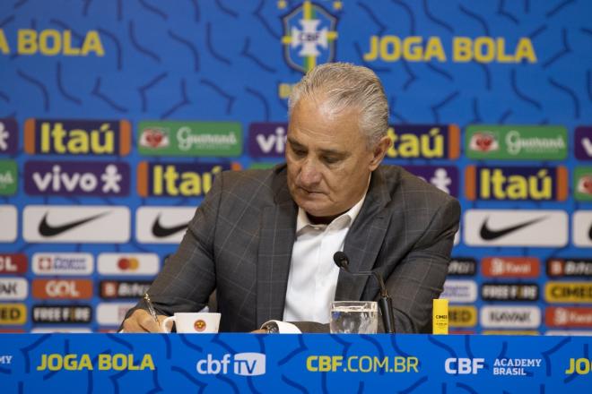 Tite convoca Arthur e Gabriel Martinelli para jogos contra Chile e Bolívia; veja a lista