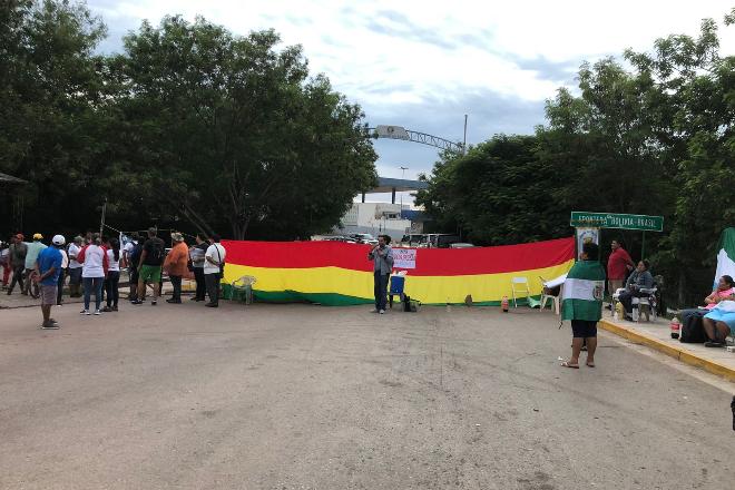 Comércio exterior na fronteira com Bolívia sofre terceiro bloqueio só nesta semana