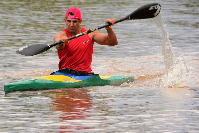 Medalhista paralímpico, Rufino quer vencer em casa na Copa Brasil de Paracanoagem