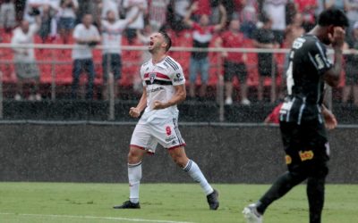 São Paulo vence o ‘estrelado’ Corinthians de Vitor Pereira em bom clássico