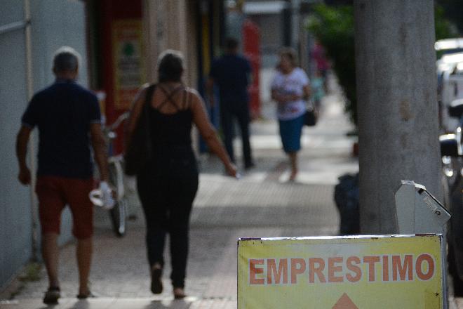 Em Campo Grande, 95 mil estão com dívidas em atraso; 41 mil não têm como pagá-las