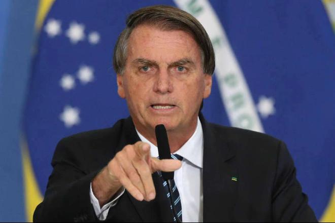 Bolsonaro ataca acordo entre WhatsApp e TSE para eleições e faz novas ameaças