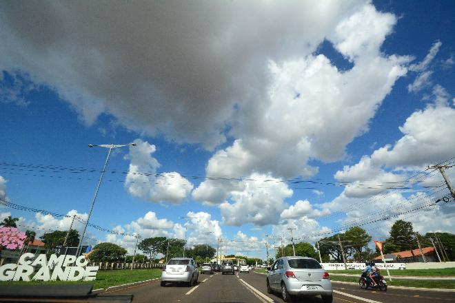 Segunda-feira será de sol, mas a semana terá chuvas isoladas na maior parte de MS