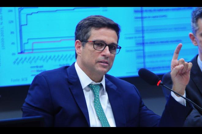 Presidente do Banco Central cita previsões de que PIB pode crescer de 1% a 2%