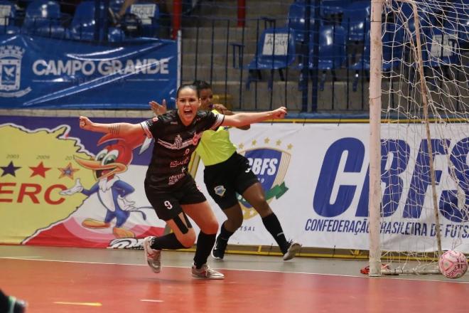 Serc/UCDB e Operário/DEC avançam para as oitavas da Taça Brasil de Futsal Feminino