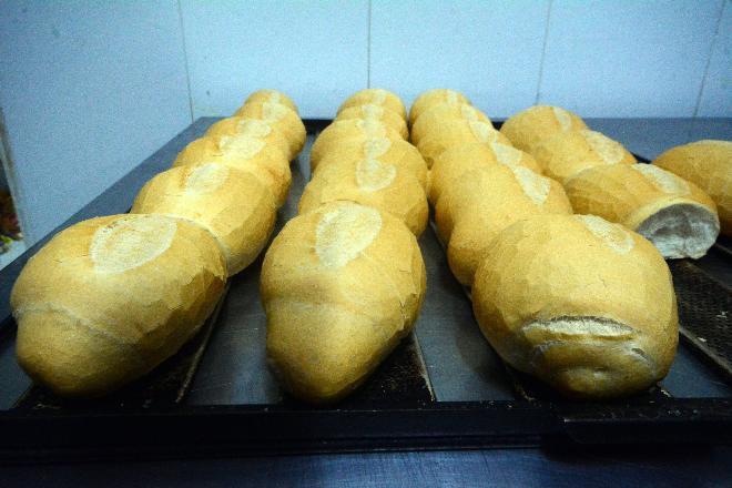 Comerciante diminui margem de lucro sobre o pão para não perder cliente na Capital