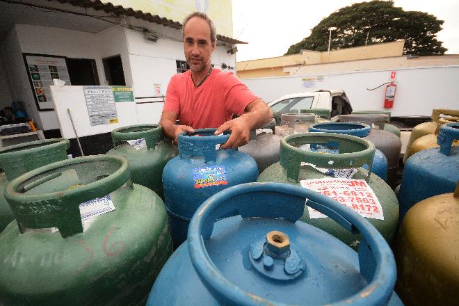 Auxílio Brasil sobe para R$ 600 e vale-gás será integral a partir de hoje (21)