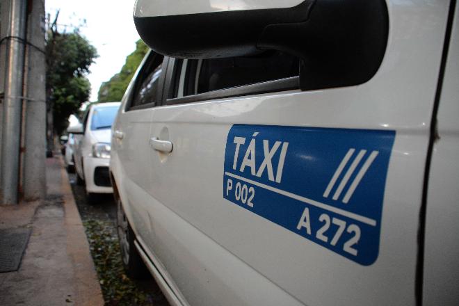 Taxistas de 54 cidades de MS começam a receber benefício a partir desta terça-feira