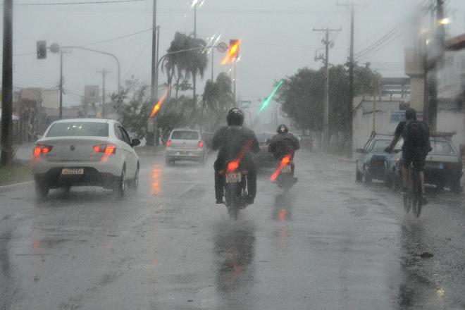 Após estragos decorrentes da tempestade, energia elétrica é reestabelecida em diversas cidade de MS