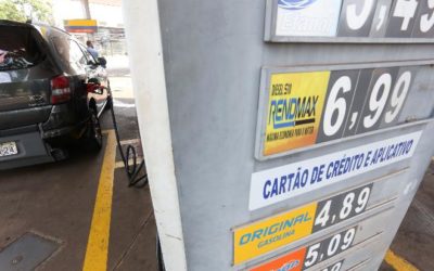 Mercado internacional e forte demanda seguram preço elevado do óleo diesel