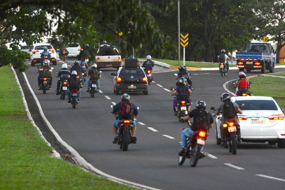 Menor média de carros por habitante não livra Estado de trânsito já caótico