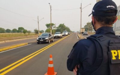 Polícia Rodoviária Federal faz operações em estradas federais do Nordeste; prefeitos criticam