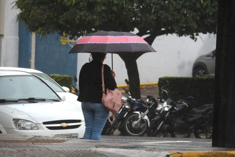 Capital teve 85,7% a mais de chuvas na seca; novembro começa com frio