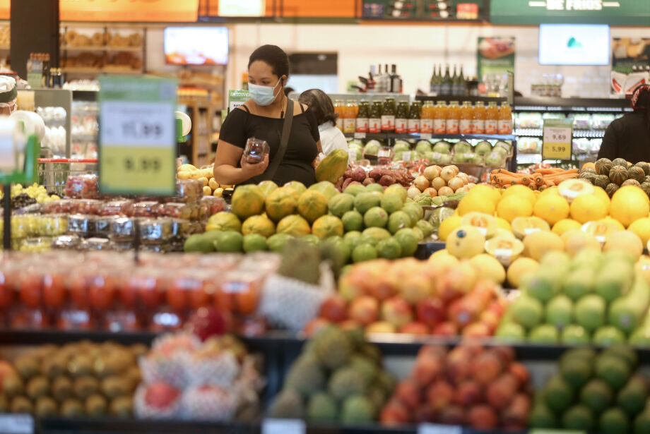 Aumento de hortifrútis e combustíveis deve pressionar a inflação de novembro