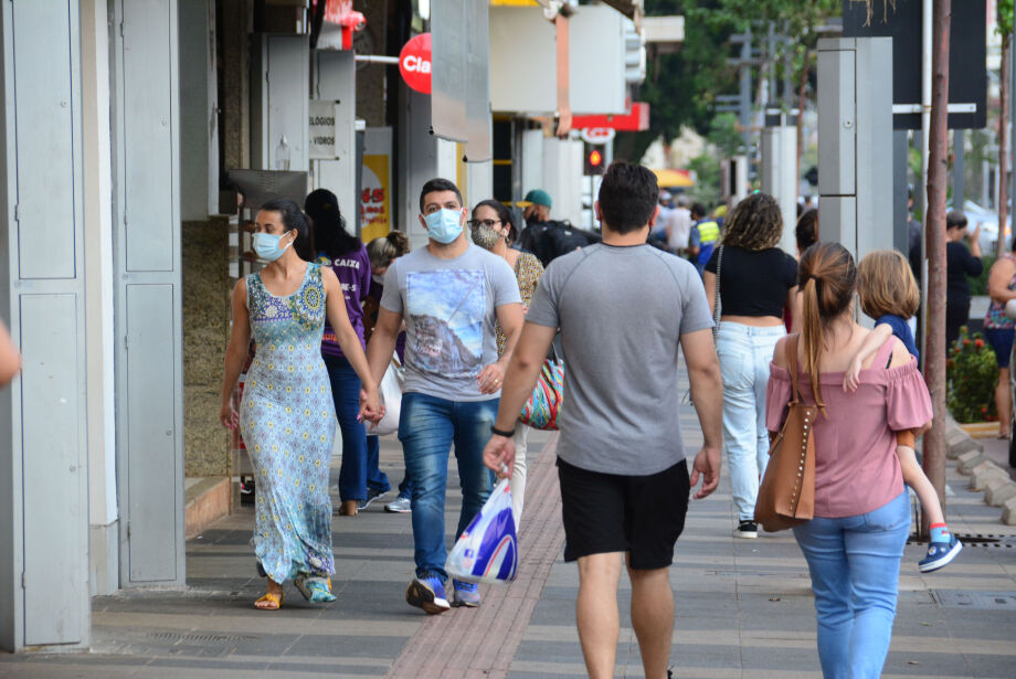 Mundo chega a 8 bilhões de habitantes com avanços, mas desigualdades são latentes