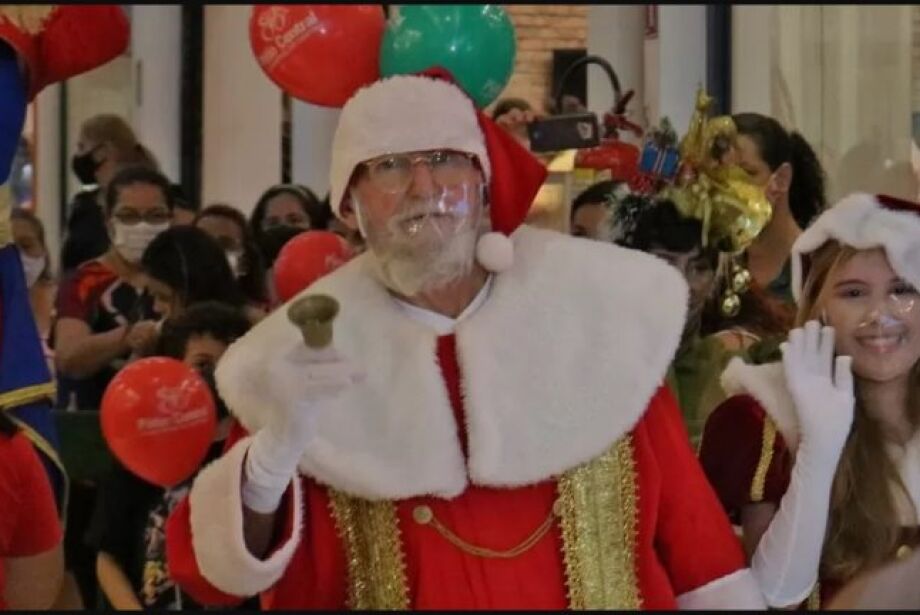 A 50 dias do Natal, Papai Noel chega mais cedo com descontos especiais em lojas do centro