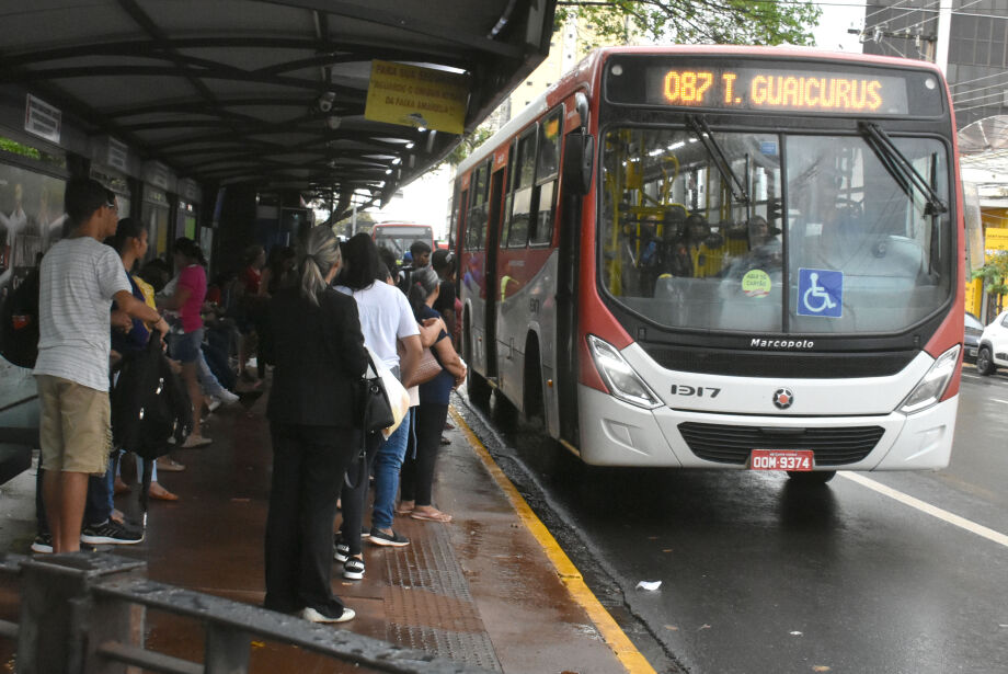 Sem pagar salários, transporte público pode entrar em greve a partir de sábado